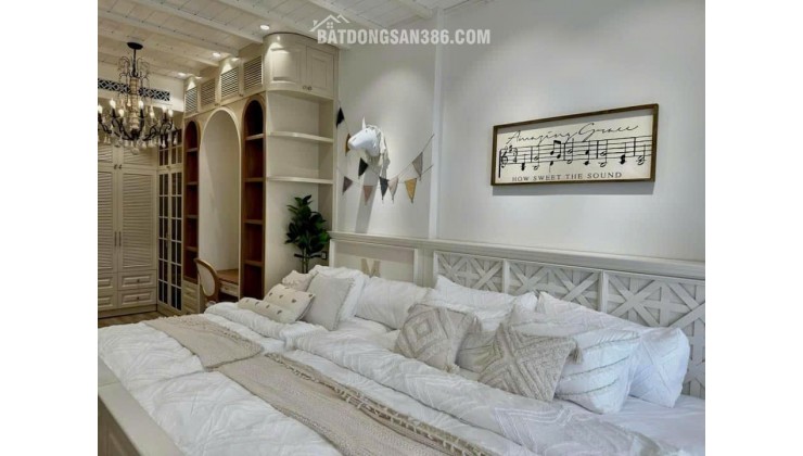 Siêu vị trí kinh doanh phố Tây Nha Trang – Nhà MT Nguyễn Thiện Thuật giá tốt